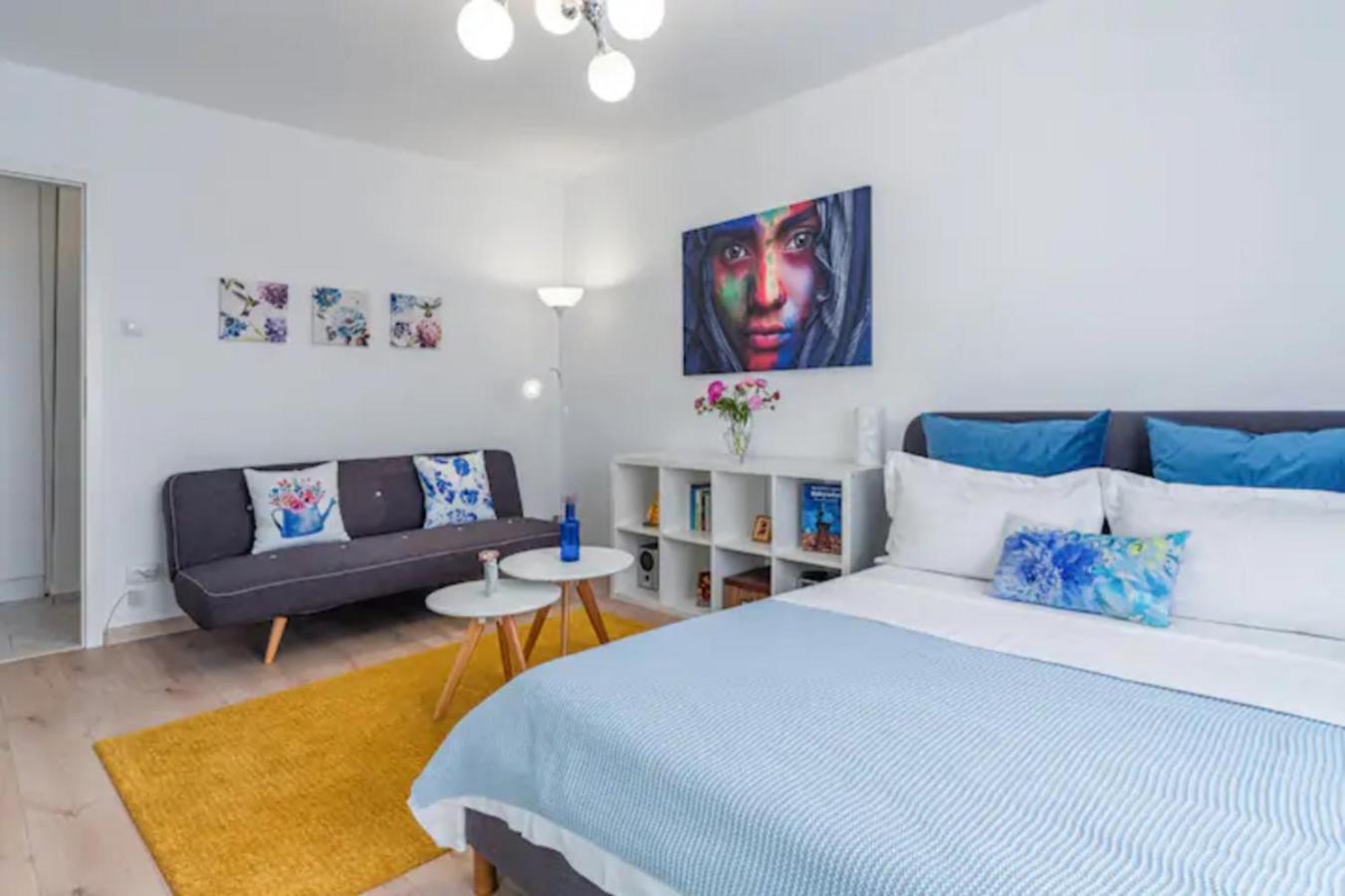 Cosy & Chic Studio Close By Victoria Square Bucarest Esterno foto