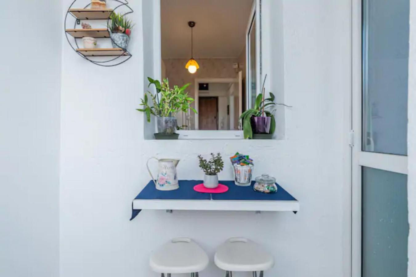 Cosy & Chic Studio Close By Victoria Square Bucarest Esterno foto