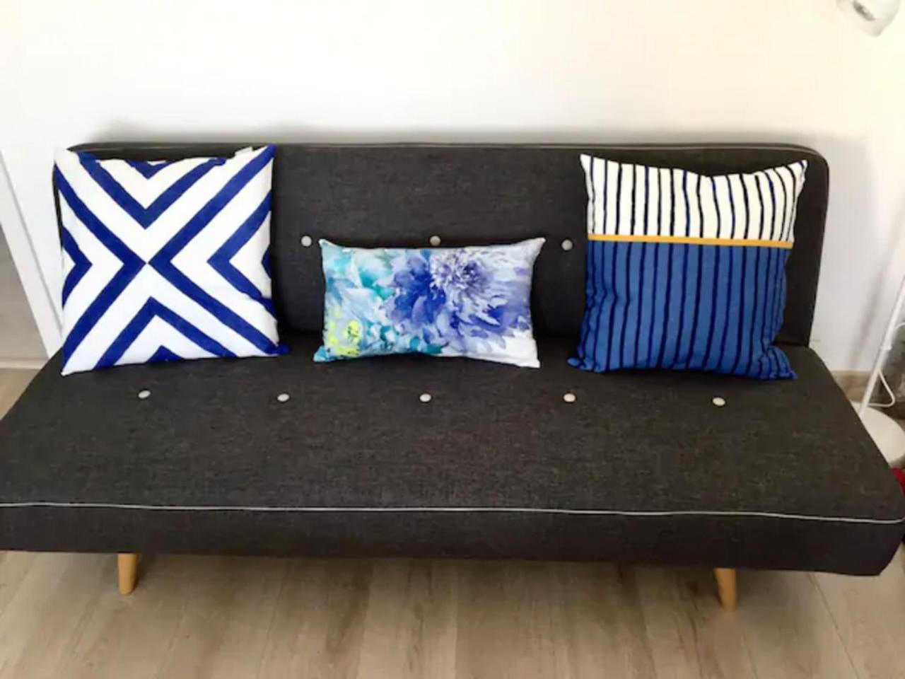 Cosy & Chic Studio Close By Victoria Square Bucarest Esterno foto